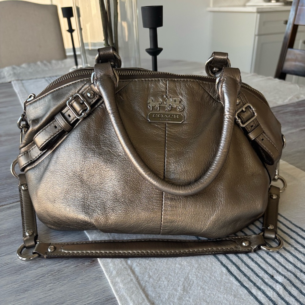 🍃🦋 Coach Madison Metallic
Pewter Leather Satchel
Shoulder Bag 15960
